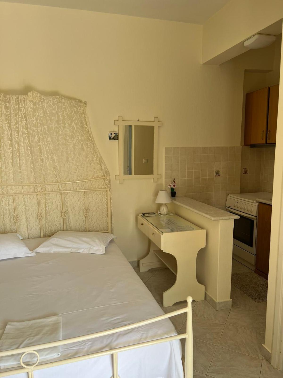 Villa Peaceful House à Naxos City Extérieur photo